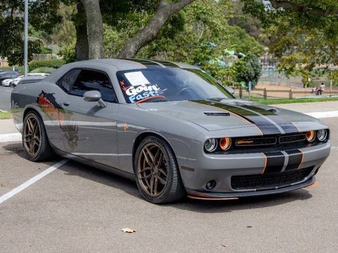 Used 2019 Dodge Challenger SXT w/ Blacktop Package image 14