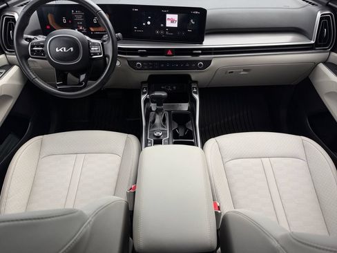 Used 2024 Kia Sorento EX w/ Panoramic Sunroof Package FWD image 19