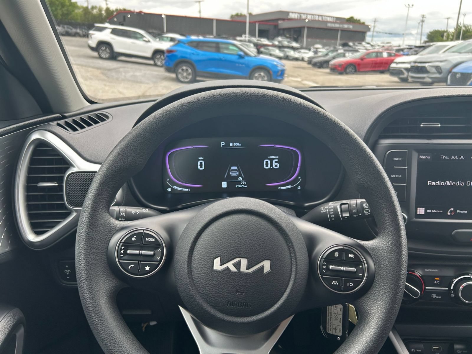 Used 2025 Kia Soul LX w/ LX Technology Package FWD image 28