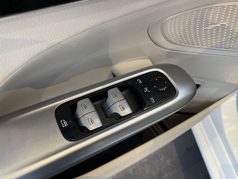 Used 2023 Mercedes-Benz C 300 4MATIC Sedan image 16