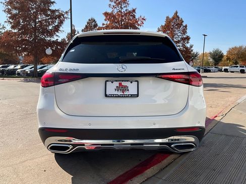 Used 2024 Mercedes-Benz GLC 300 4MATIC image 7