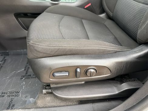 Used 2022 GMC Terrain SLE w/ Driver Convenience Package FWD image 19