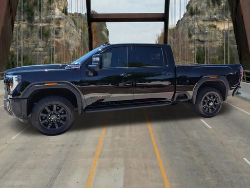 New 2026 GMC Sierra 2500 AT4 w/ AT4 Premium Plus Package AWD/4WD image 4