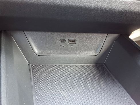 Used 2026 Chevrolet Equinox LT FWD image 8