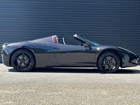 Used 2013 Ferrari 458 Spider RWD image 9