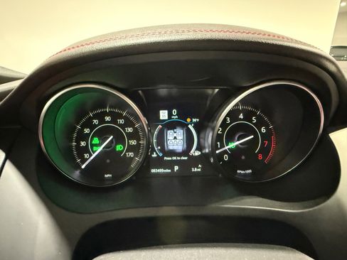 Used 2019 Jaguar E-PACE R-Dynamic SE image 35