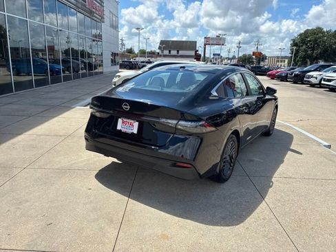 Used 2026 Nissan Sentra SV w/ Floor Mat Package FWD image 7