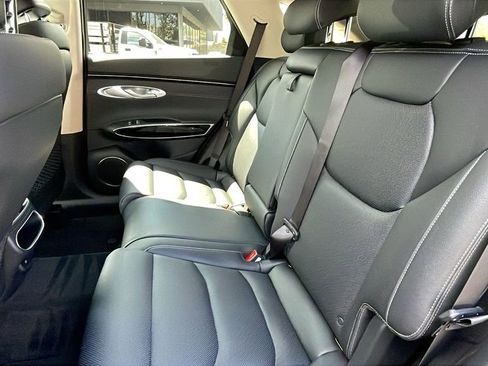 Used 2025 Genesis GV70 2.5T image 16