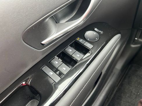 Used 2025 Hyundai Tucson Limited image 21