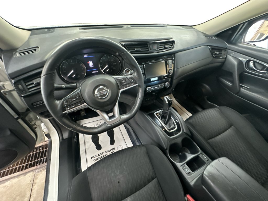 Used 2018 Nissan Rogue SV w/ Premium Package AWD/4WD image 30