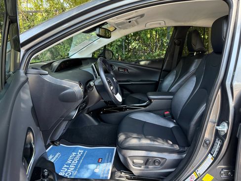 Used 2019 Toyota Prius Prime Advanced w/ Carpet Mat Package FWD image 11