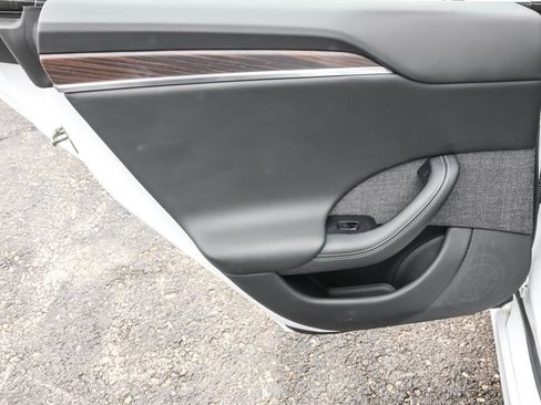 Used 2022 Tesla Model S image 21