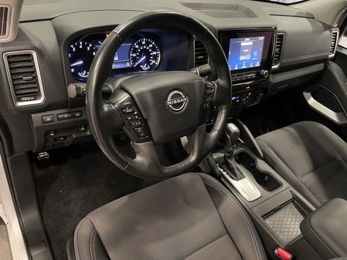 Used 2023 Nissan Frontier SV w/ SV Convenience Package AWD/4WD image 13