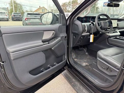 New 2026 Ford Expedition Active image 13