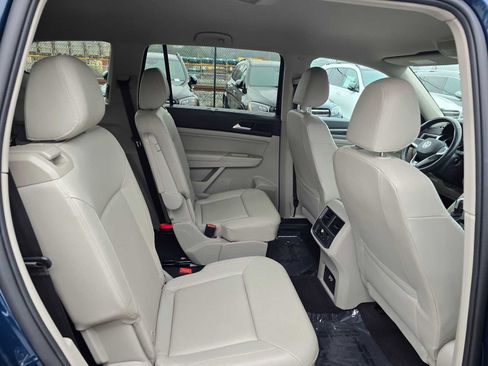 Used 2021 Volkswagen Atlas SE w/ Towing Package image 13