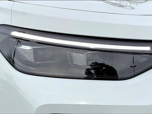 New 2026 Volkswagen Tiguan SE image 27