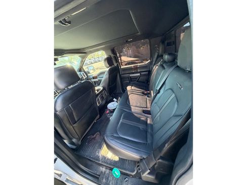 Used 2016 Ford F150 Platinum w/ Equipment Group 701A Luxury AWD/4WD image 6