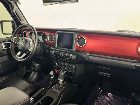 Used 2022 Jeep Gladiator Rubicon w/ Cold Weather Group AWD/4WD image 28