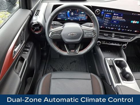 Used 2025 Chevrolet Equinox EV RS w/ Convenience Package II AWD/4WD image 3