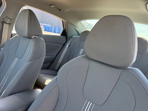 Used 2024 Hyundai Elantra SEL FWD image 16