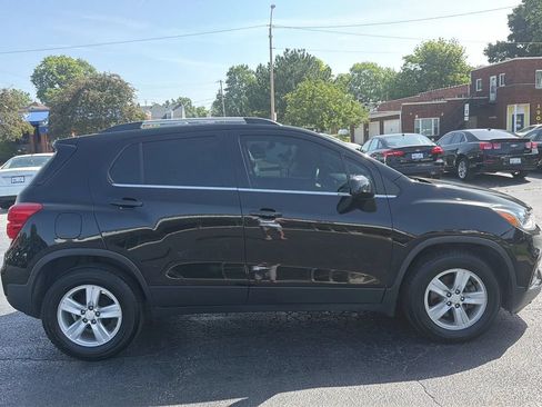 Used 2020 Chevrolet Trax LT FWD image 4