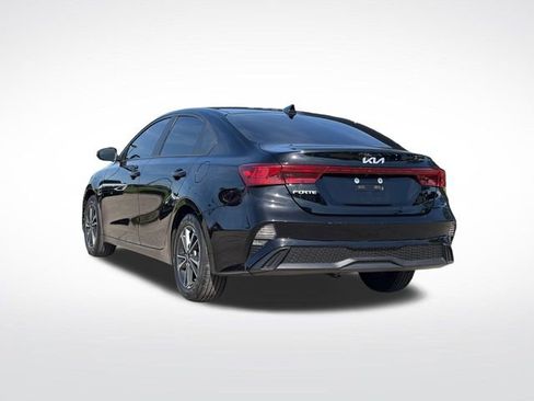 Certified 2023 Kia Forte LXS w/ LXS Technology Package FWD image 18