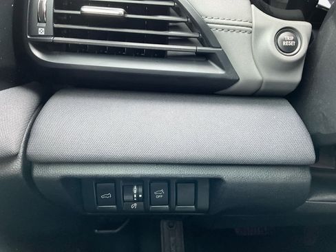 Used 2023 Subaru Outback Premium AWD/4WD image 18
