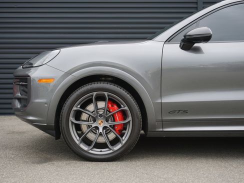 Certified 2025 Porsche Cayenne GTS image 11