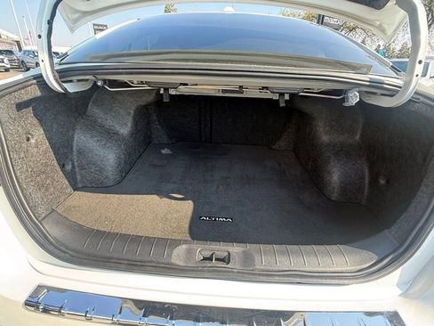 Used 2023 Nissan Altima 2.5 SR image 9