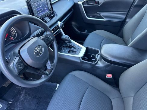Used 2022 Toyota RAV4 LE image 9