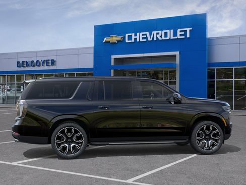 New 2026 Chevrolet Suburban RST w/ RST Capability Package AWD/4WD image 29