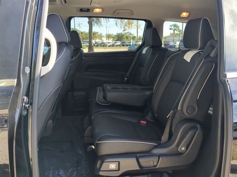 Used 2025 Honda Odyssey Touring image 14