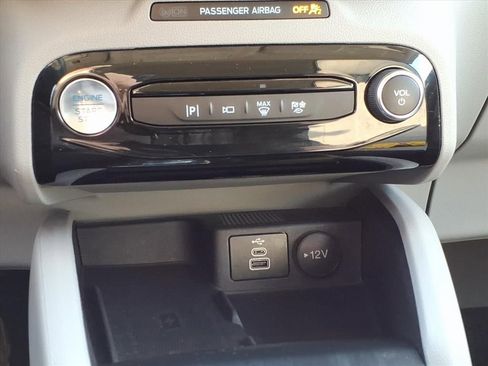 Used 2024 Ford Escape Platinum w/ Premium Technology Package image 17