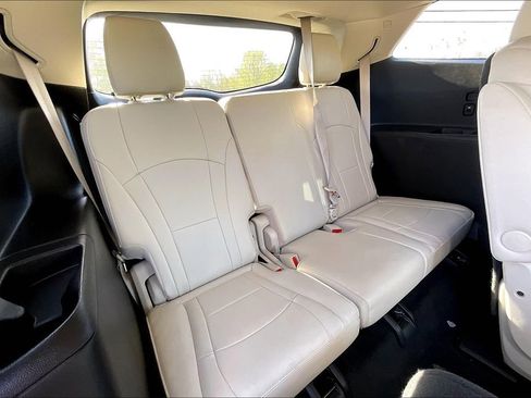 Used 2023 Buick Enclave Essence w/ Experience Buick Package image 27