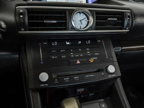 Used 2016 Lexus RC 350 w/ Luxury Package RWD image 23