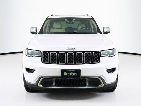 Used 2017 Jeep Grand Cherokee Limited w/ Luxury Group II image 2