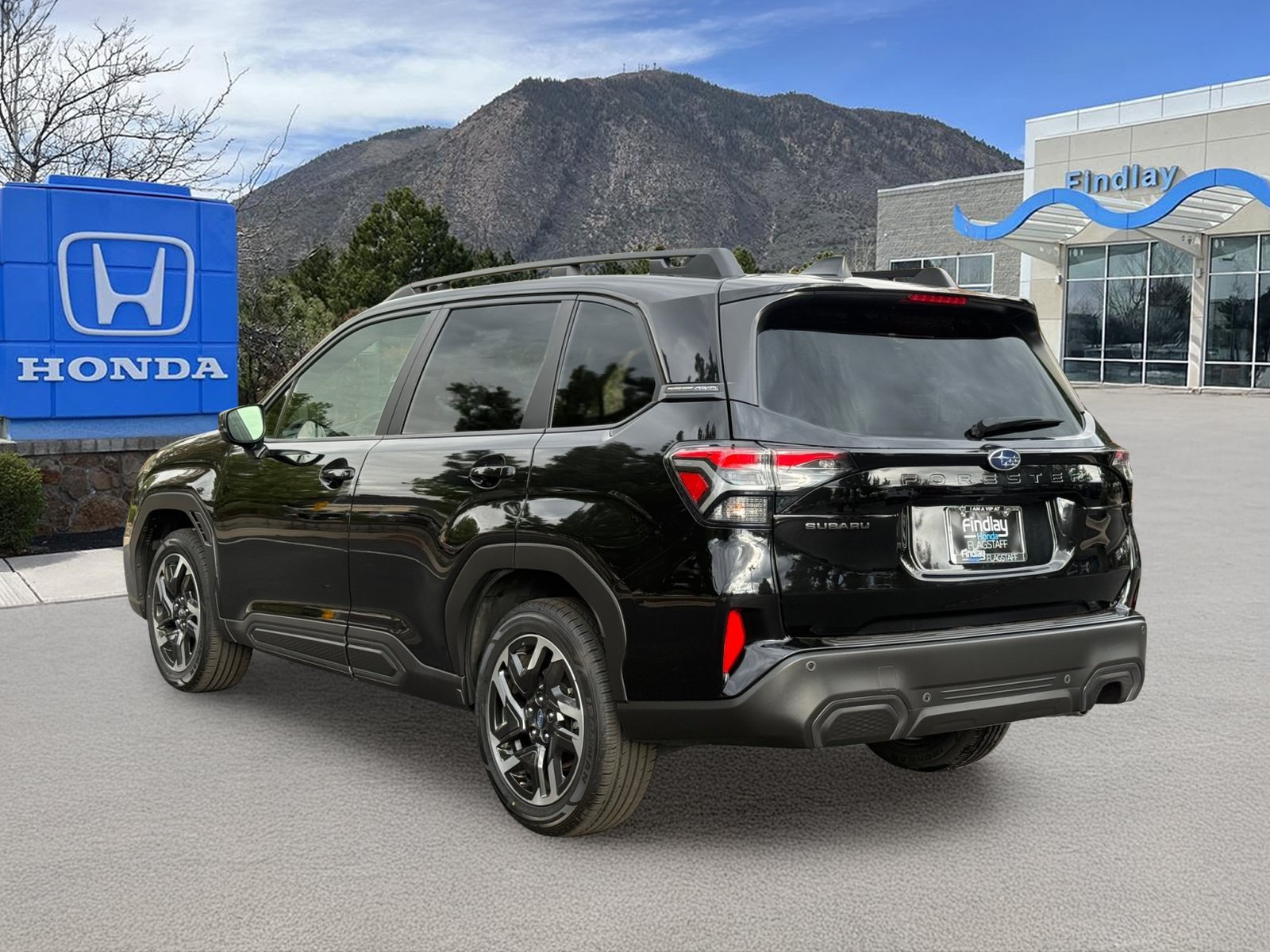 Used 2025 Subaru Forester Limited w/ Popular Package #2 AWD/4WD image 4
