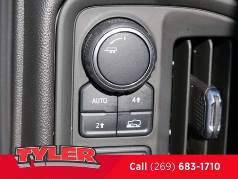 Used 2021 Chevrolet Silverado 1500 Custom AWD/4WD image 23