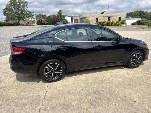 Used 2025 Nissan Sentra SV FWD image 8