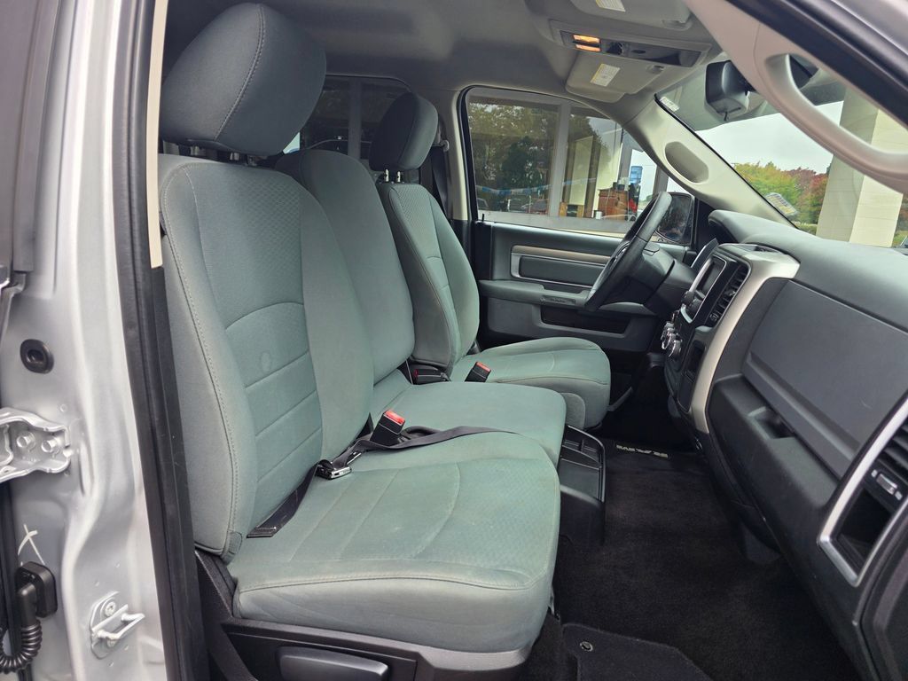 Used 2016 RAM 1500 Classic SLT AWD/4WD image 20