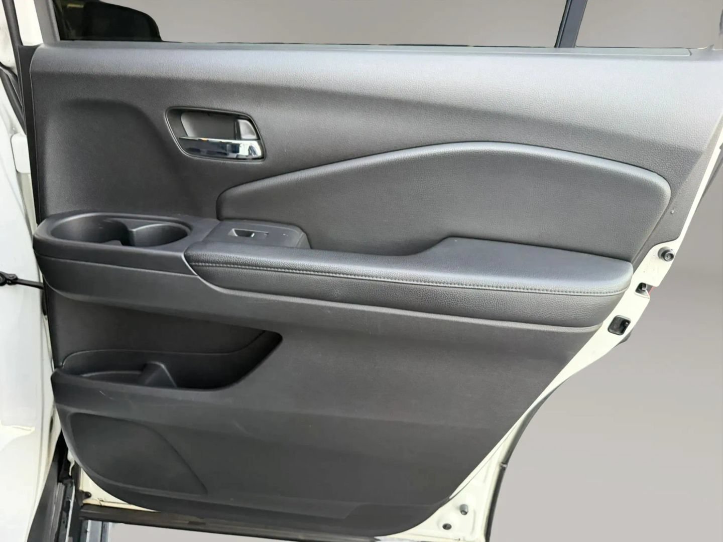 Used 2018 Honda Pilot LX image 18