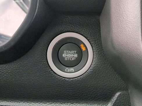 Used 2022 RAM 1500 Laramie AWD/4WD image 11