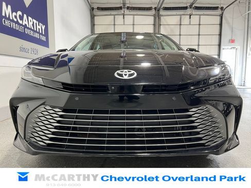 Used 2025 Toyota Camry XLE w/ Premium Plus Package AWD/4WD image 10