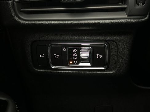 Certified 2025 Lincoln Corsair AWD w/ Equipment Group 101A image 28