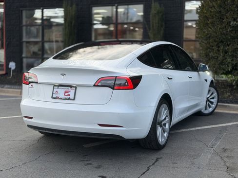 Used 2022 Tesla Model 3 Standard Range image 12