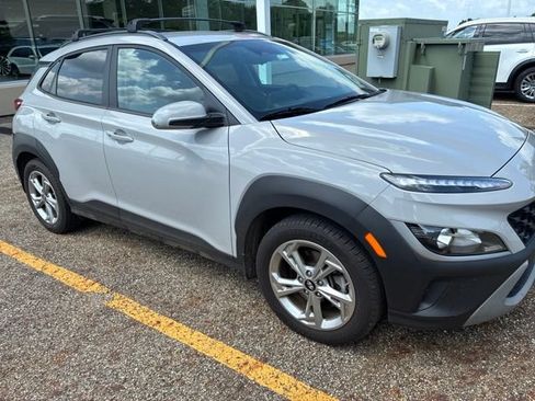 Certified 2023 Hyundai Kona SEL AWD/4WD image 3