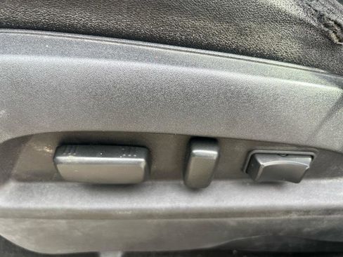 Used 2017 Chevrolet Equinox LT image 18