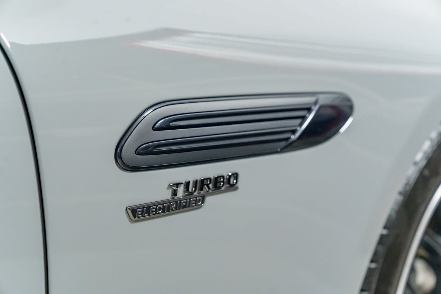 Used 2025 Mercedes-Benz SL 43 AMG w/ Driver Assistance Package image 40