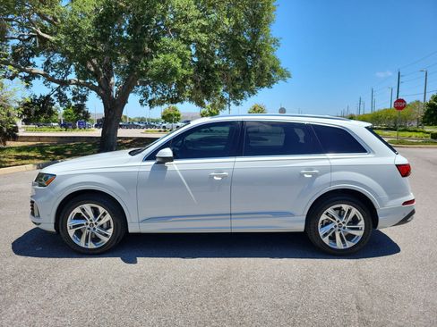 Used 2021 Audi Q7 3.0T Premium Plus w/ Premium Plus Package AWD/4WD image 7
