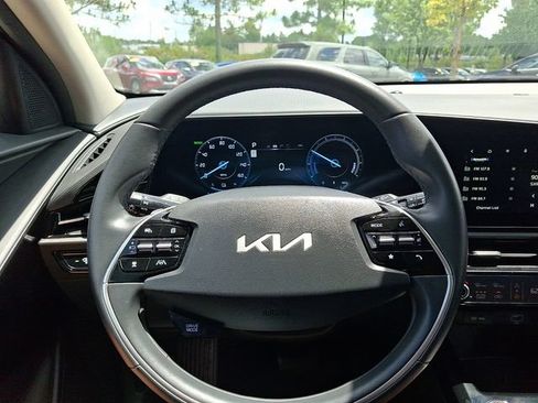 Certified 2023 Kia Niro Wind FWD image 21